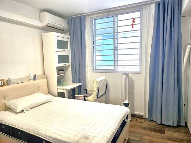 Common Room for rent at 2 Lorong 7 Toa Payoh. No Agent Fee