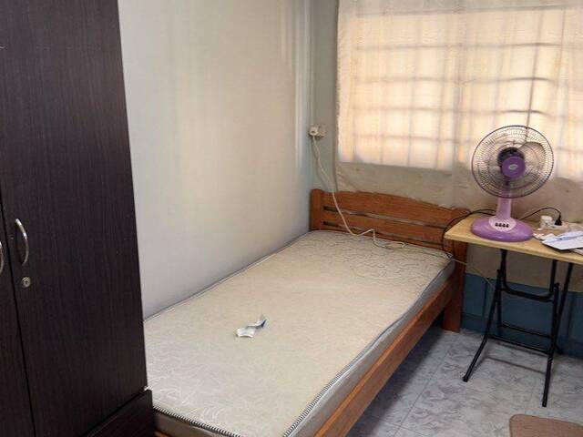 Common Room for rent at Blk 278 Toh Guan Road. (Male only) NO AGENT FEE