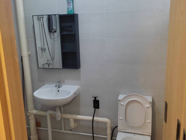 AC Master Bedroom with Bathroom