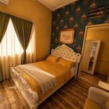 $1900 | No Agent Fees | Sunrise Haven Studio | Ensuite + Kitchenette + Washer/Dryer | Near MRT | Ga