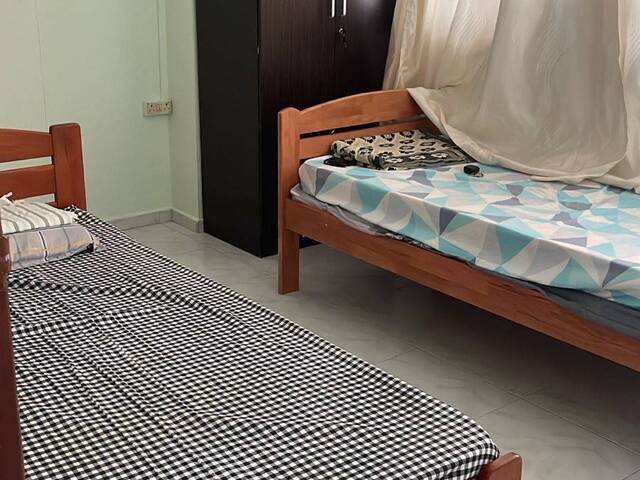 Common room at 771 woodlands drive 60 for rent! Wifi available!
