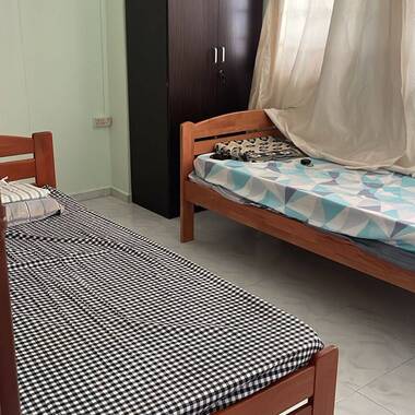 Common room at 771 woodlands drive 60 for rent! Wifi available!