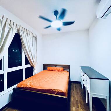 Near NTU, with shuttle bus to Boon Lay MRT | Floravale common room for single occupancy