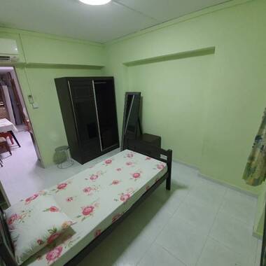 Good size Common room near Kangkar LRT, Food court, Supermarket and Garden