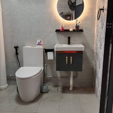 Near Sembawang MRT, Newly Renovated house, Common room share with 1 Female tenant