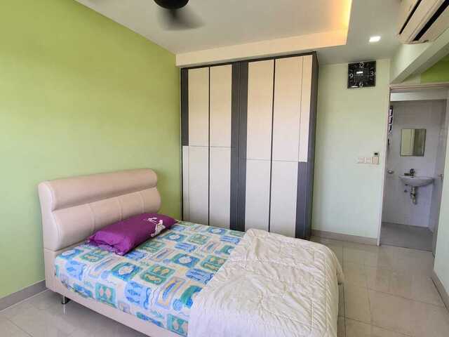 Master room for rental with attached toilet