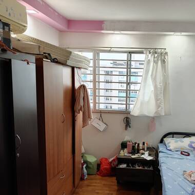 shared female common room, mrt 300m,1 fridge for each room tenants