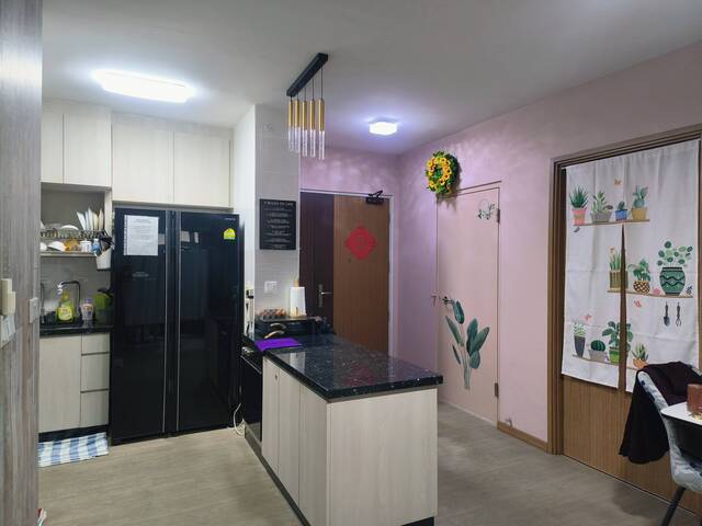 $800 ladies only @ Punggol Northshore