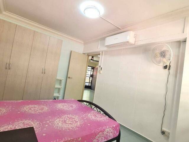 Common Room for rent at Blk 139 Jalan Bukit Merah. (Female Only)
