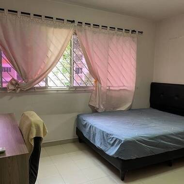 Common room at 621 hougang avenue 8 for rent! Aircon wifi!