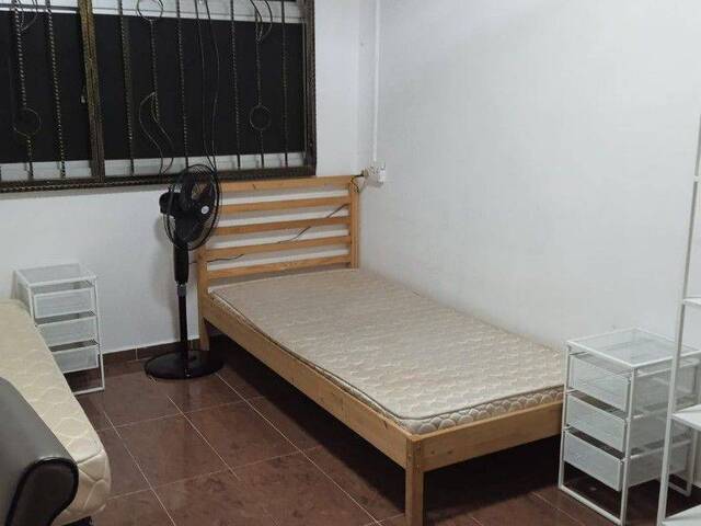 Common Room for Rent Available. Offer for immediate