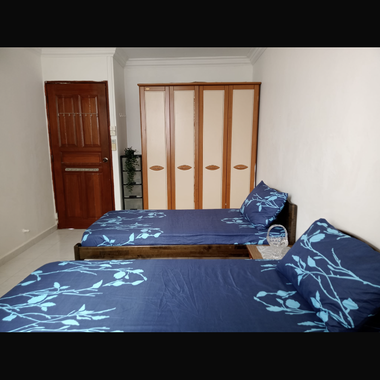 Master & Common bedroom @ Hougang Ave 4 - Immed for Grabs