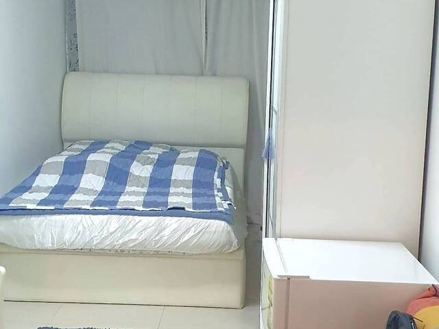 Master and Common Rooms for Rent at One Canberra, 21 Canberra Drive.