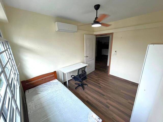 2 Common Rooms for rent at blk 438A Bukit Batok West Avenue 8. (FEMALE ONLY)