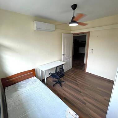 2 Common Rooms for rent at blk 438A Bukit Batok West Avenue 8. (FEMALE ONLY)
