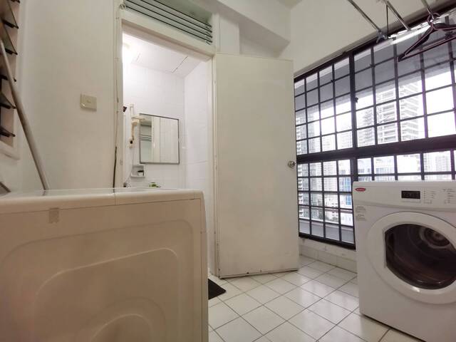 Room for Rent THE REGALIA BLK 2 #19-02 ECON1