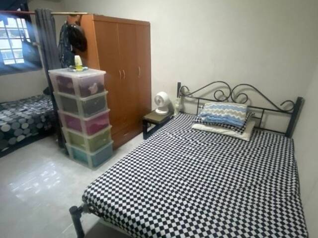 looking for 1 male to share common rm (480/month)