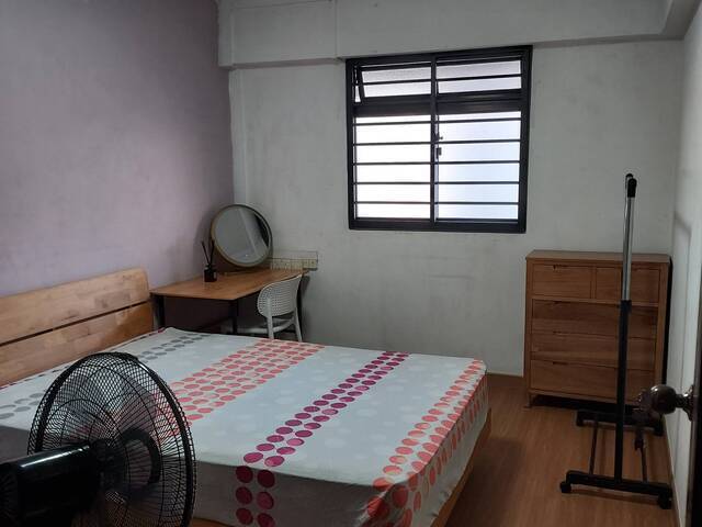 Common room at 702 west coast road for rent! Aircon wifi!