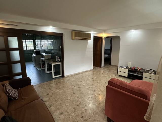 Rare high floor corner 4-room flat whole unit for rent