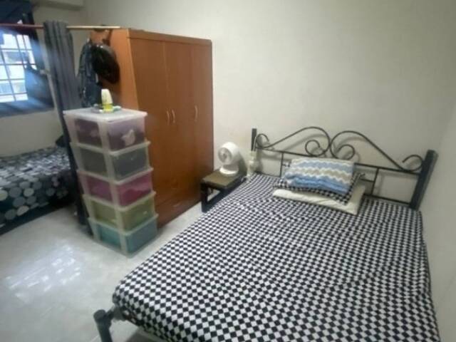 looking for 1 male to share common rm (480/month)