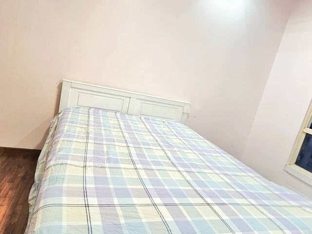 Common room at Yishun Emerald for rent! Aircon wifi!