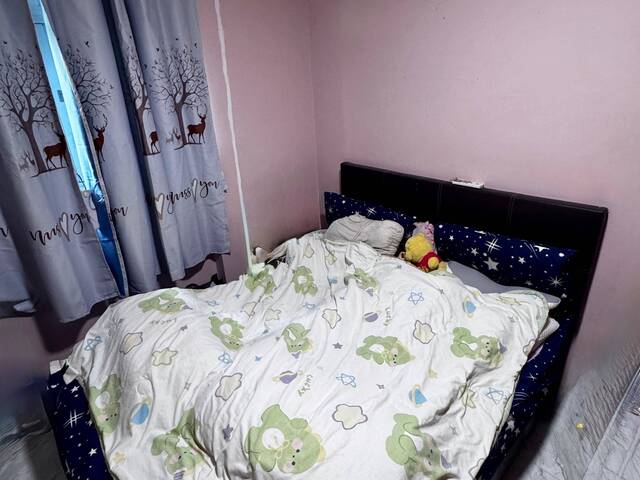Common room at 293b Bukit Batok street 21 for rent! Aircon wifi!