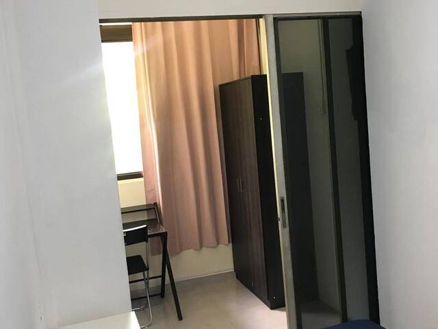Room for rent / SOMERSET / NEWTON / Common room / 1pax stay / Available immediate
