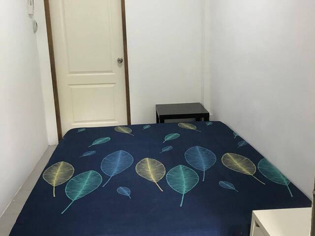 Room for rent / SOMERSET / NEWTON / Common room / 1pax stay / Available immediate
