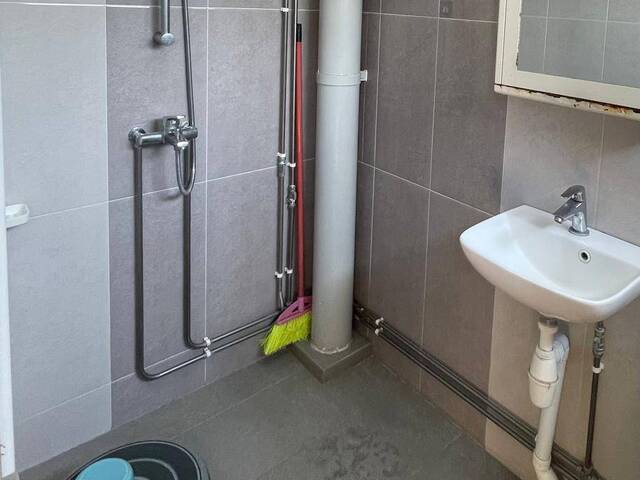 Fully furnished common room with separate bath for rent