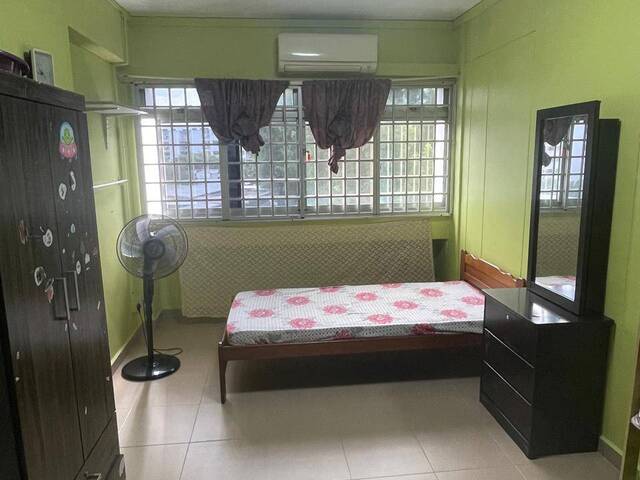 Fully furnished common room with separate bath for rent