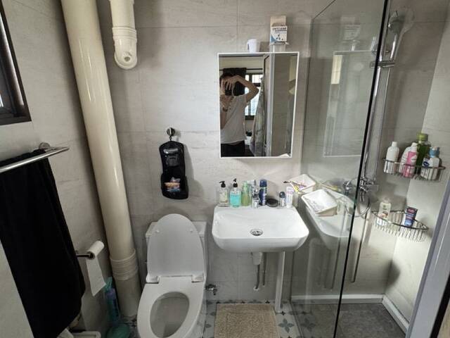 Furnished Master Bedroom @ Holland Village