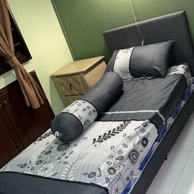 Ready to move in -- Common room for rent - Male Only
