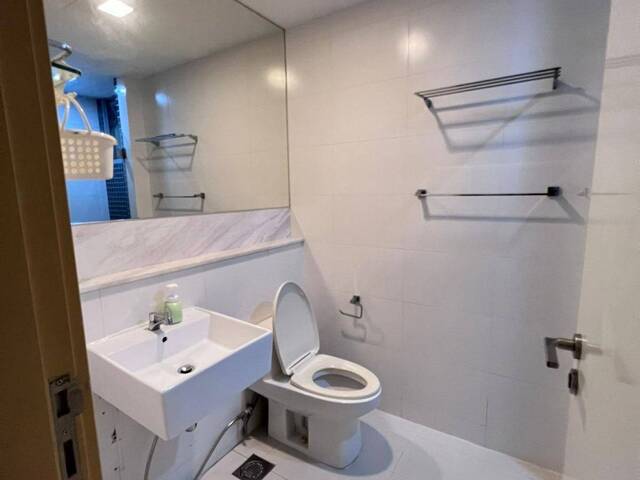 Condo Near Airport, CBP, Changi City Point, Tampines Mall and Tampines1 @$890 Single room