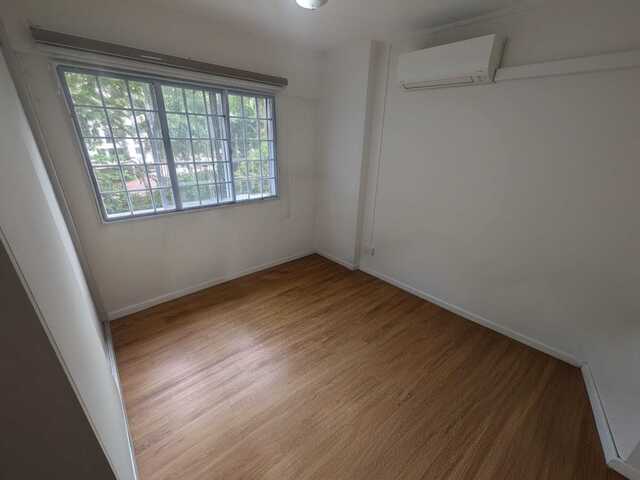 Modern furnished Room with private bathroom for rent