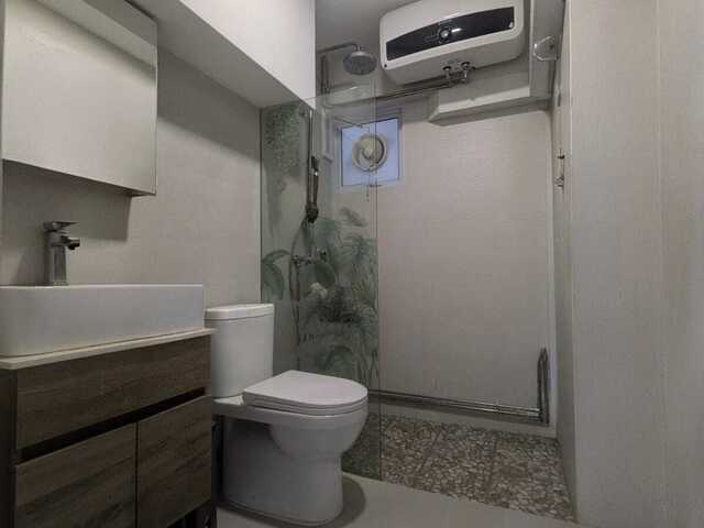 Modern furnished Room with private bathroom for rent