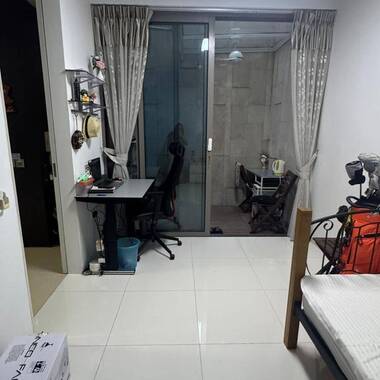 THE WOODS, common room for 1 pax (OWN BALCONY) - own washing machine