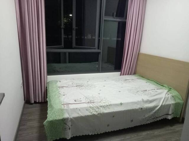 Common room at Brownstone for rent! Aircon wifi!