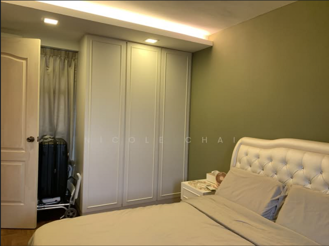 Renovated room @ Blk 160 Mei Ling Street - $1300 for 1 lady - walk to MRT