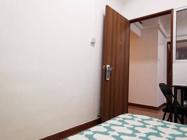 Room for Rent – ECON3 @ Dover Parkview Tower D #13-05