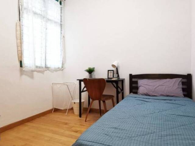 Room for Rent – Available @ Changi Court Blk 708 #02-03
