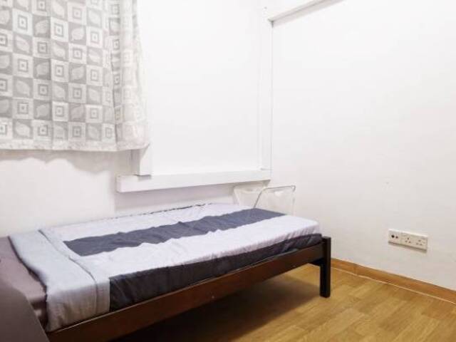 Room for Rent – CR5 @ Changi Court Blk 708 #02-03