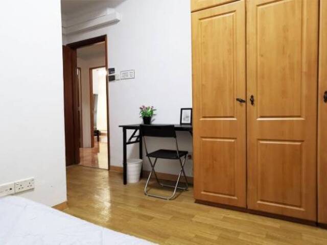 Room for Rent – CR5 @ Changi Court Blk 708 #02-03