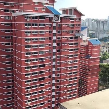 City Budget Rental Redhill MRT , Share Common Room with AC for Working Female