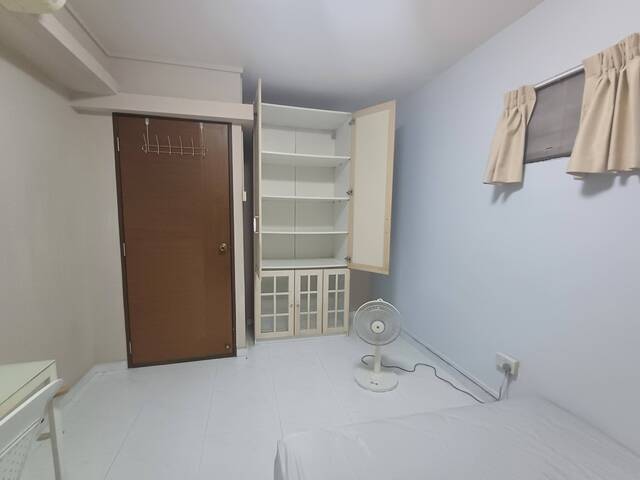 5 min to admiralty MRT common room 1pax