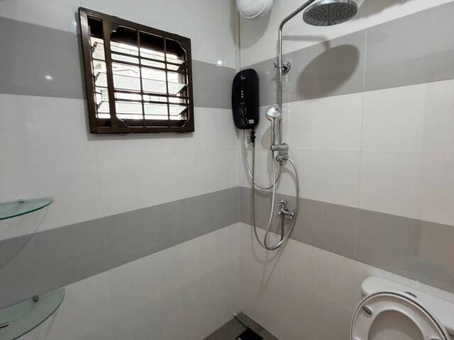 Rare Renovated HDB - High Floor 3min walk to Pioneer MRT