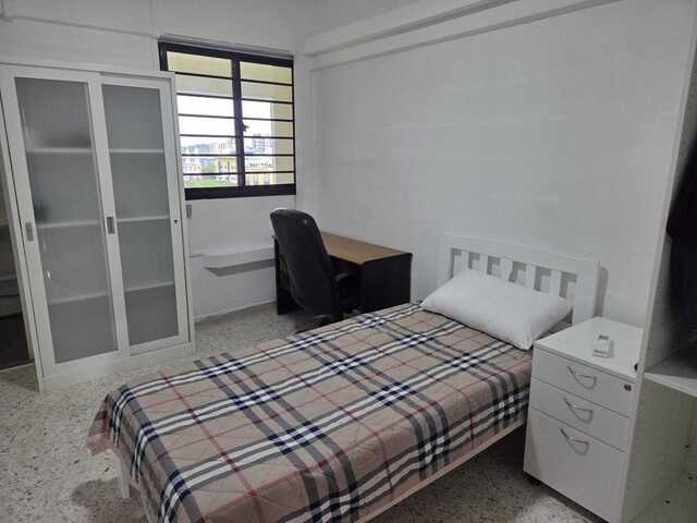 Master room for rent at Block 141, Jalan Bukit Merah