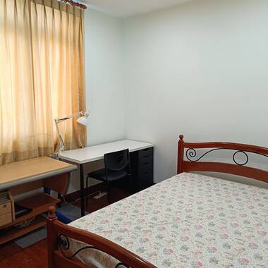Lakeside rooms for rent