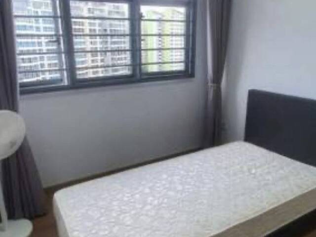 Common room at 622b tampines Avenue 12 for rent! Aircon wifi!