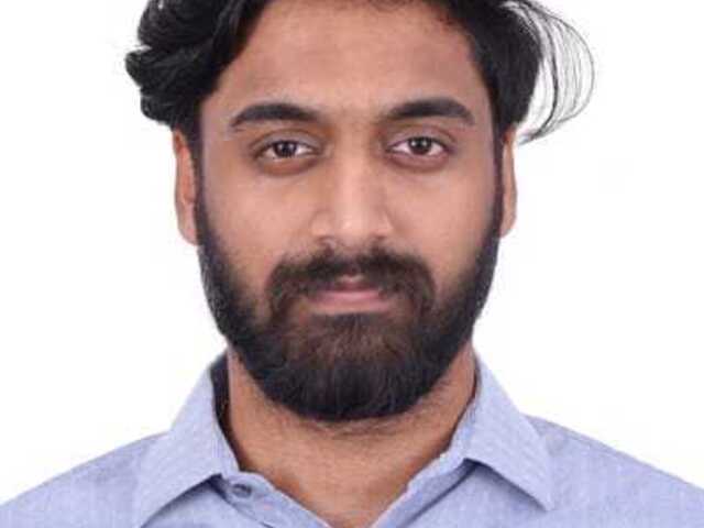 Dharane is looking for a room in Little India