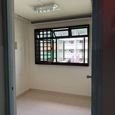 Room for rent - Ladies only